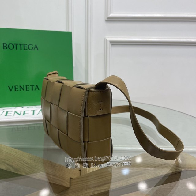 Bottega veneta高端女包 KF0017 寶緹嘉Cassette肩背女包 BV新款放大編織斜挎包  gxz1381